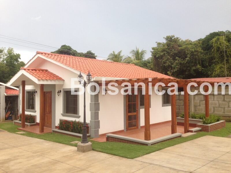 Venta de casa nueva en Las Colinas, Managua