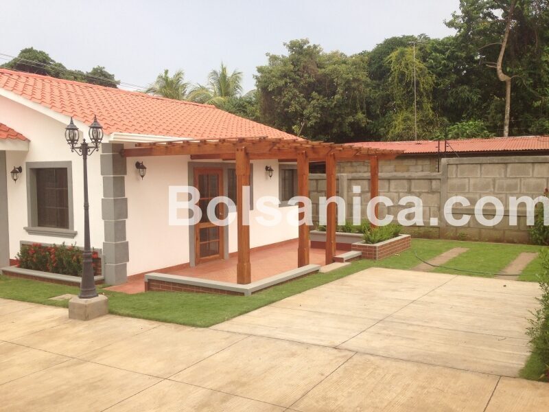 Venta de casa nueva en Las Colinas, Managua