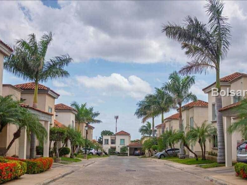 Alquiler de Casa en Las Colinas, Managua