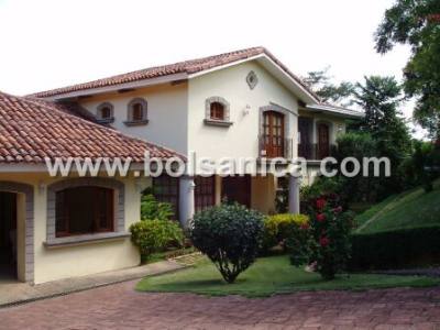 Se Vende Casa en Villa Fontana Sur,Managua