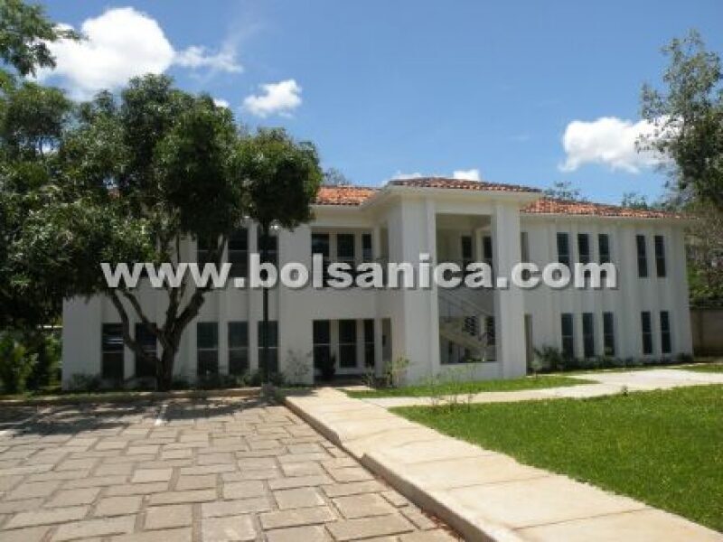 Se Alquilan Apartamentos Amueblados Las Colinas, Managua