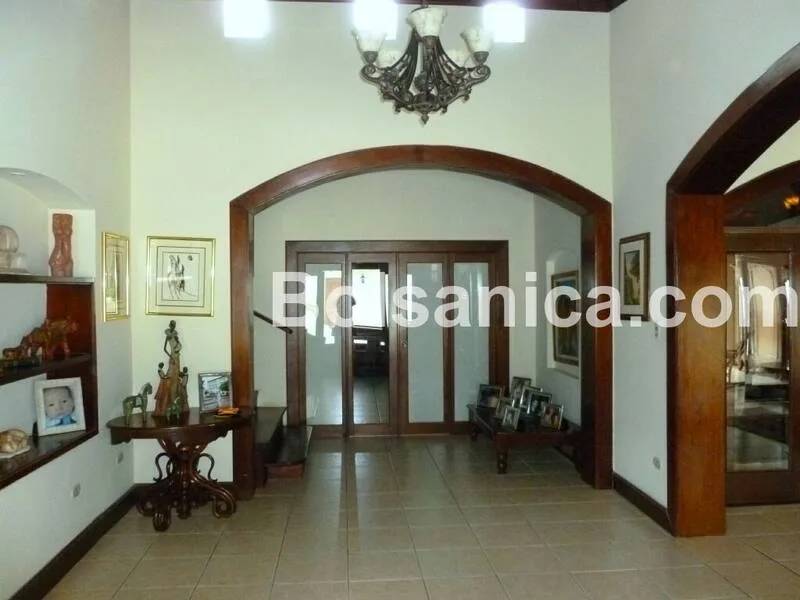 Alquiler de Casa en Altos de Santo Domingo, Managua - foto 3