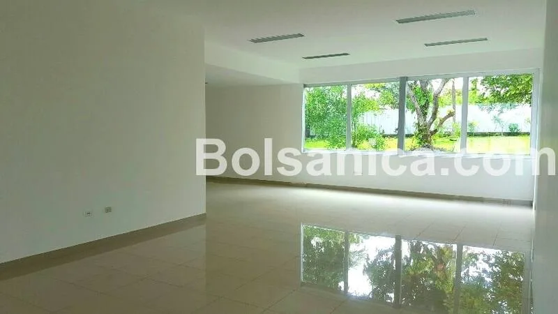Se alquila local comercial en Las Colinas, Managua