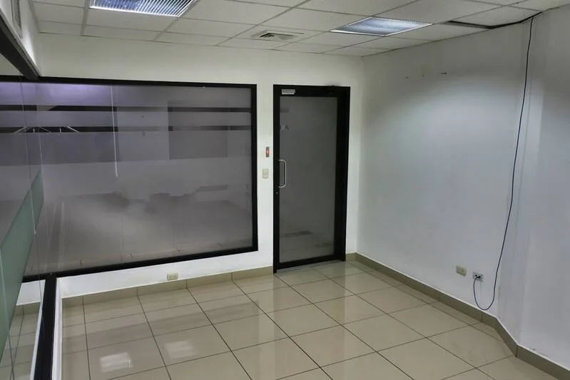 Alquiler de Oficina en Edificio Corporativo, Jean Paul Genie - foto 2