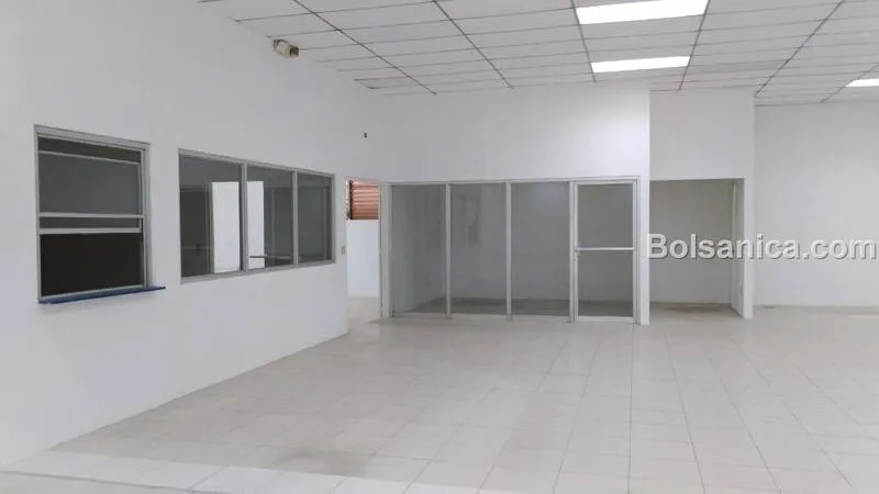 Alquiler de Bodega con Oficinas y Showroom, Carretera Norte