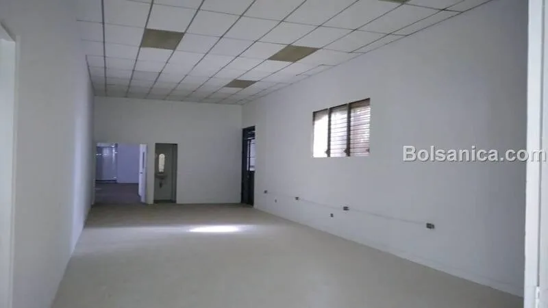 Alquiler de Bodega con Oficinas y Showroom, Carretera Norte - foto 4