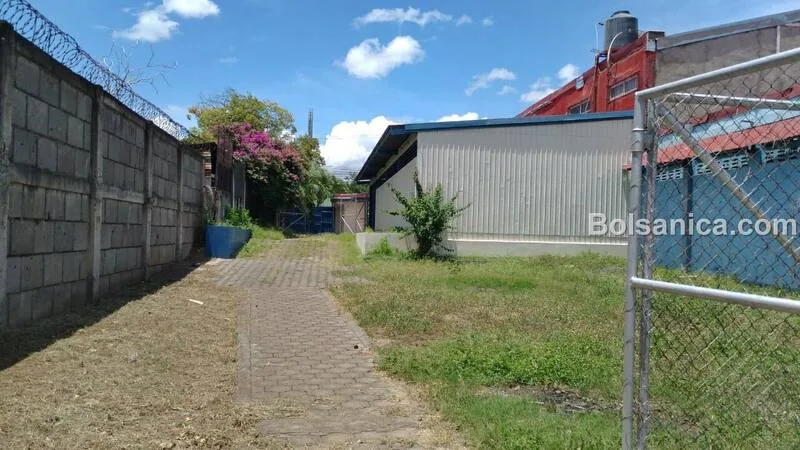 Alquiler de Bodega y Oficina Frente a la Carretera Norte - foto 2
