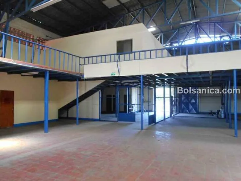 Alquiler de Bodega con Oficina 1240 m2 Carretera Norte - foto 2