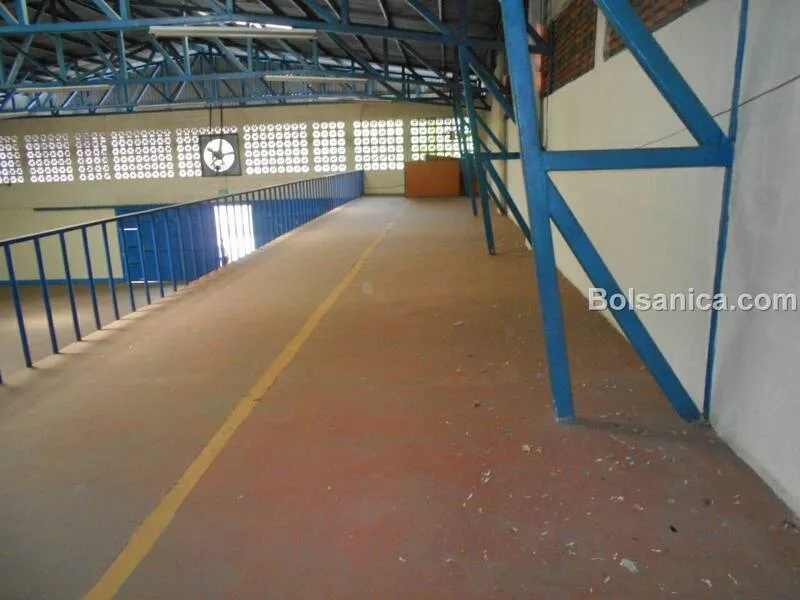 Alquiler de Bodega con Oficina 1240 m2 Carretera Norte - foto 3