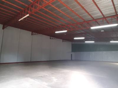 Se alquila Bodega de 800 m2 carretera norte 