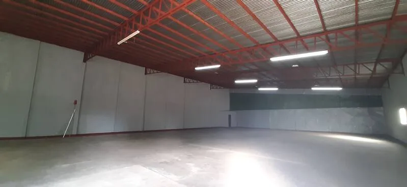 Se alquila Bodega de 800 m2 carretera norte 