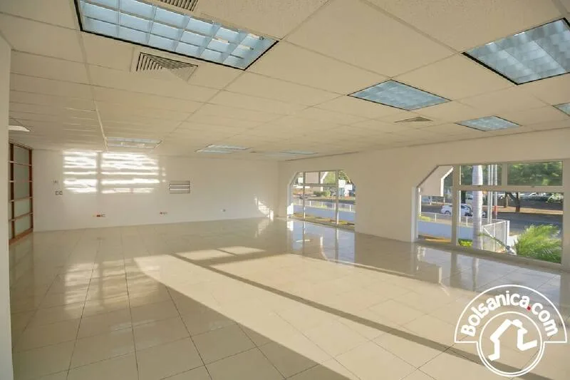 Alquiler de Oficinas en Edificio Corporativo - foto 2