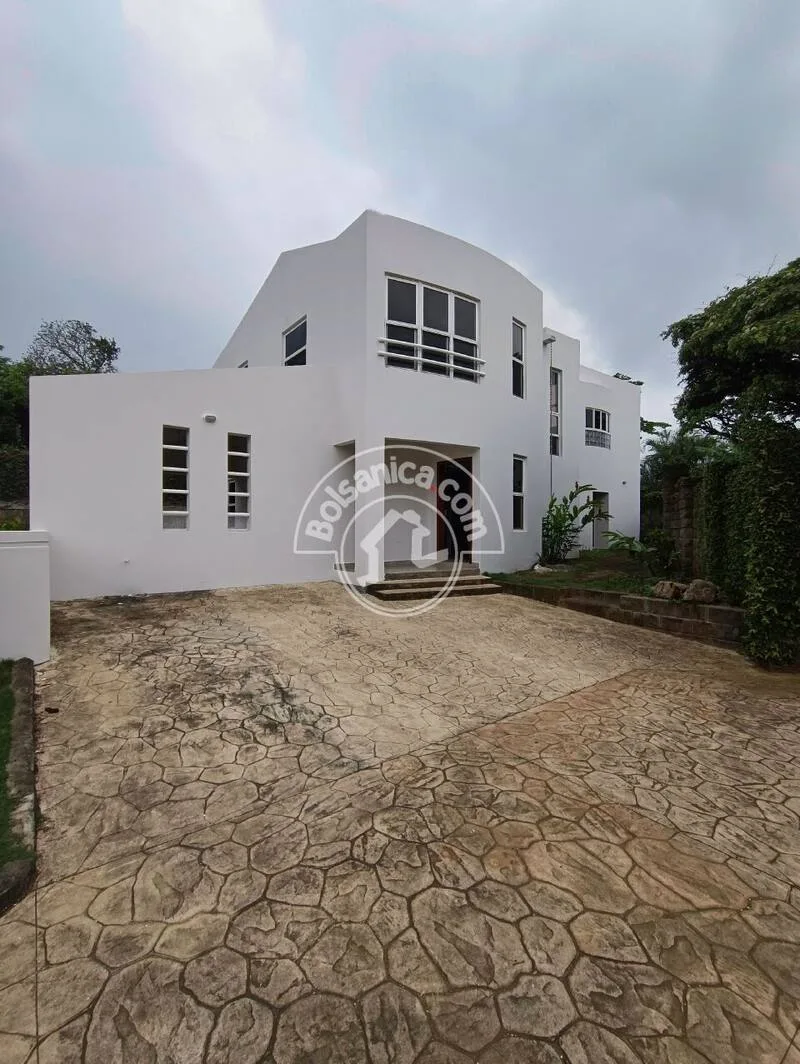 Alquiler de casa en Villa Fontana