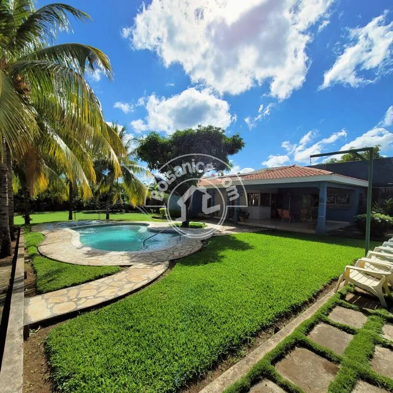 Venta de Condo con 3 casas Carretera Masaya km 12