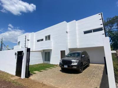 Alquiler o Venta de Casa en las Colinas 