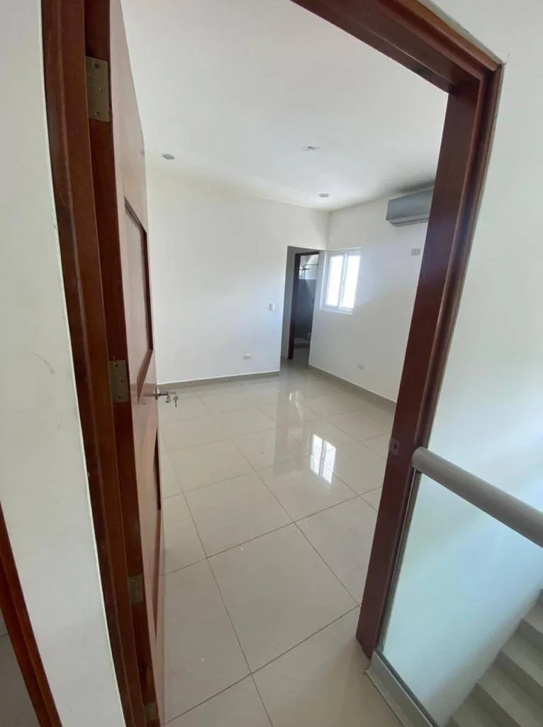 Alquiler o Venta de Casa en las Colinas - foto 10