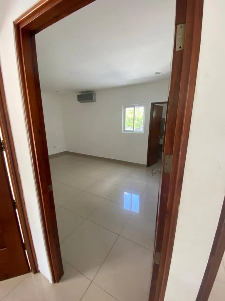 Alquiler o Venta de Casa en las Colinas - foto 12