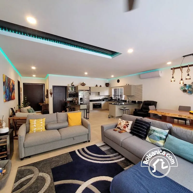 Venta casa en Santo Domingo condominio
