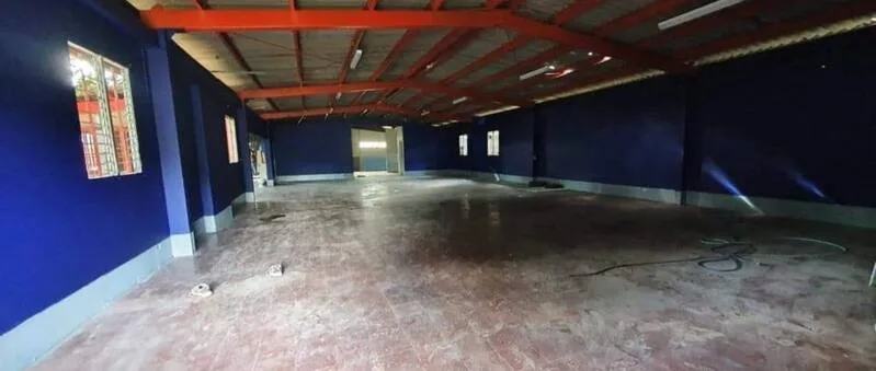 Alquiler bodega 550 M2 con 2500 v2, zona ENEL CENTRAL - foto 2