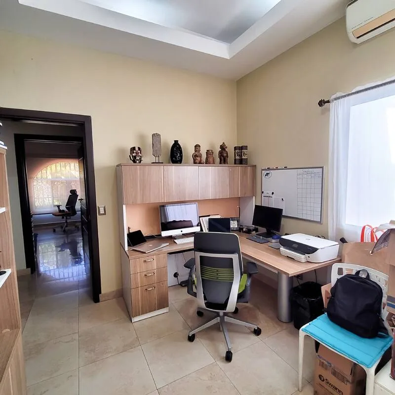 Venta de casa en Los Robles, Managua - foto 4