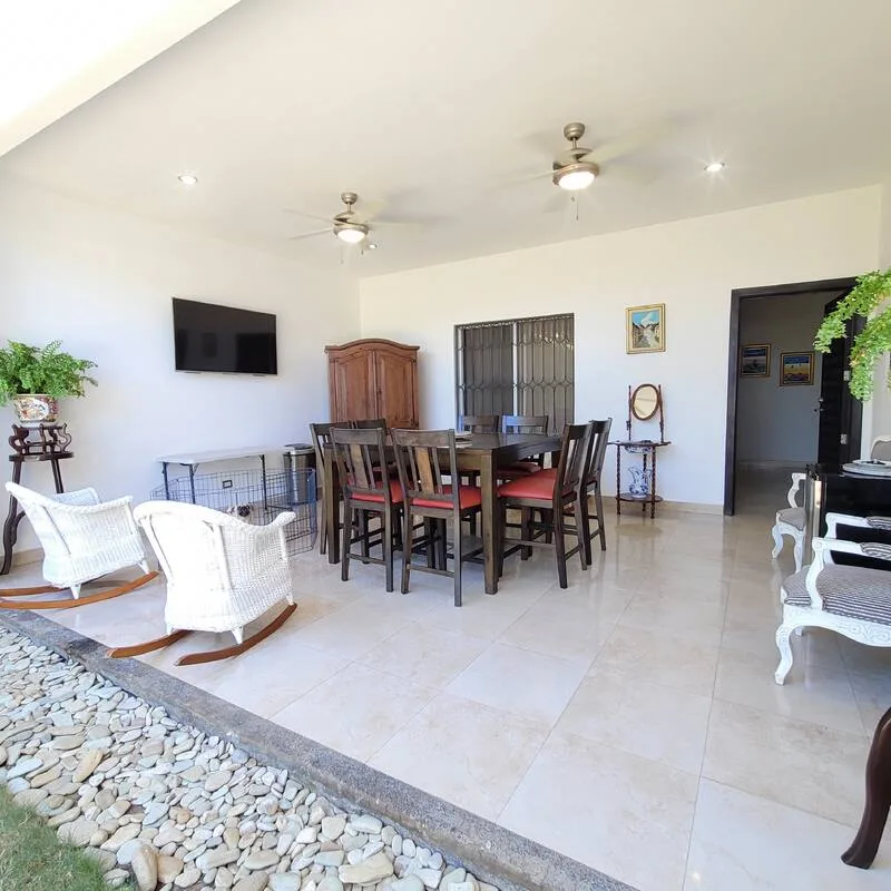 Venta de casa en Los Robles, Managua - foto 9