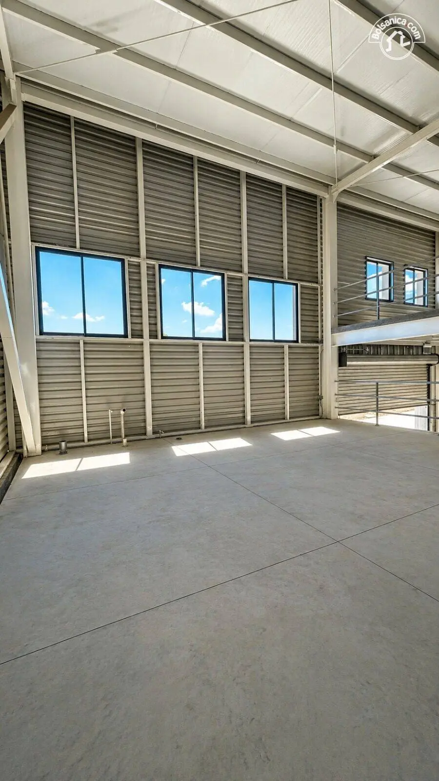 Venta y alquiler de local comercial en Las Colinas, Managua, foto 3
