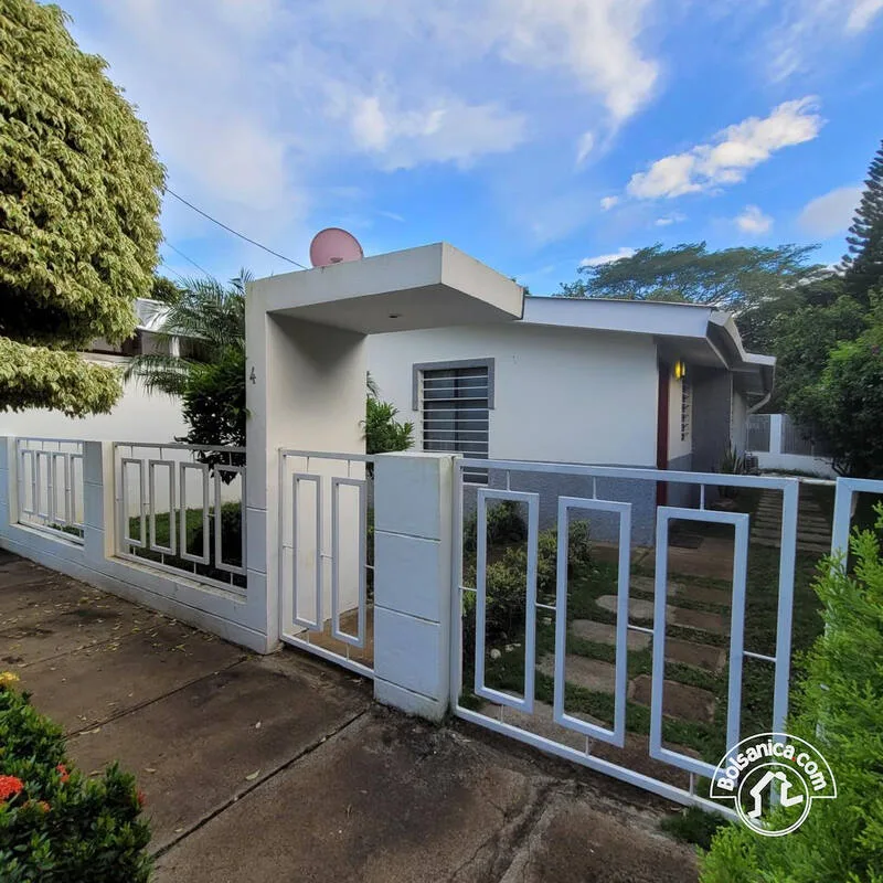 Venta de casa en Carretera Leon, Managua