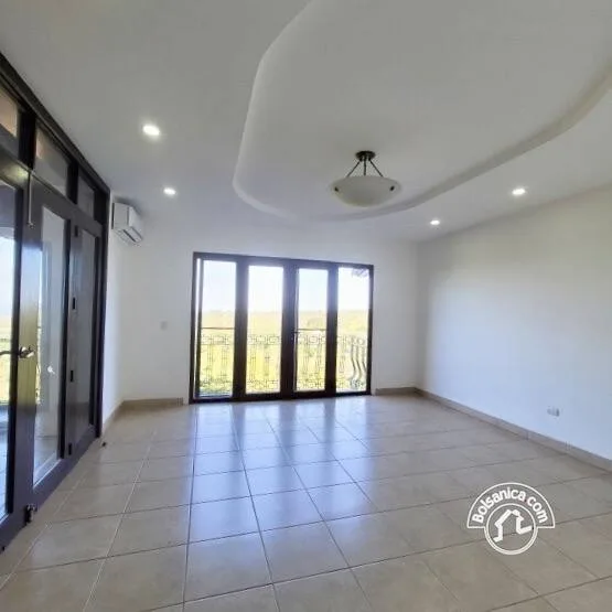 Venta de casa en Valle de Luna - foto 8
