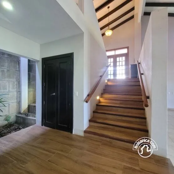 Venta de casa en Valle de Luna - foto 3