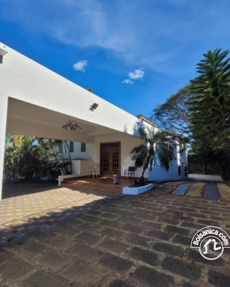 Venta de casa en Valle de Luna
