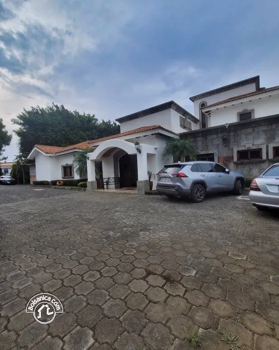 Alquiler de casa en Villa Fontana Sur, Managua