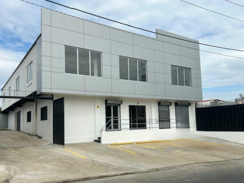 Se renta Local Comercial en Reparto San Juan