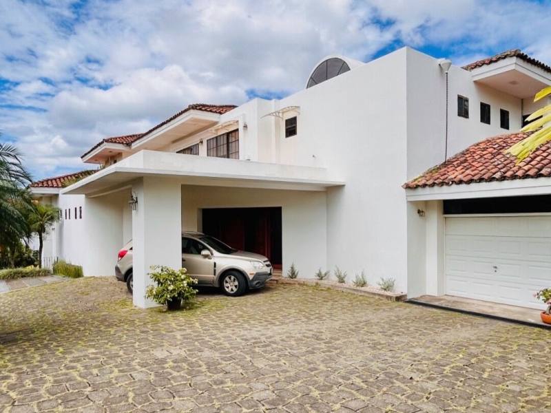 Venta de casa en Las Cumbres