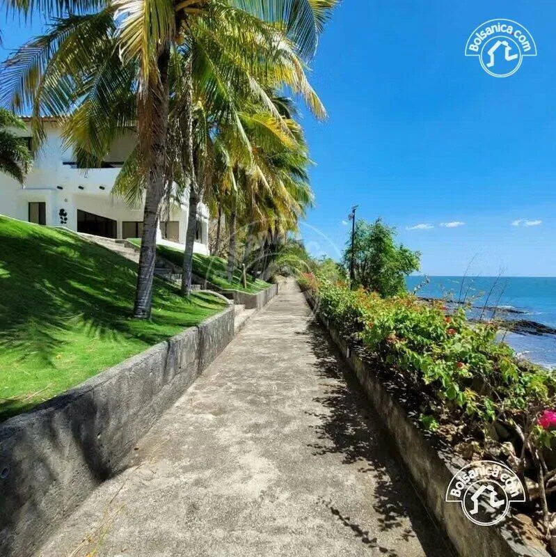 Venta de Terreno en Playa Hermosa en Condo