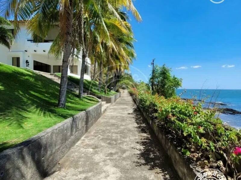 Venta de Terreno en Playa Hermosa en Condo