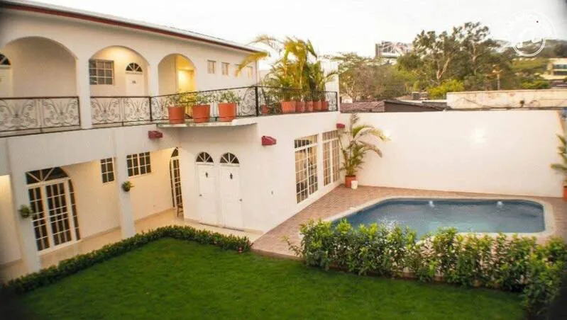 OPORTUNIDAD DE INVERSIÓN: HOTEL EN BOLONIA - foto 4