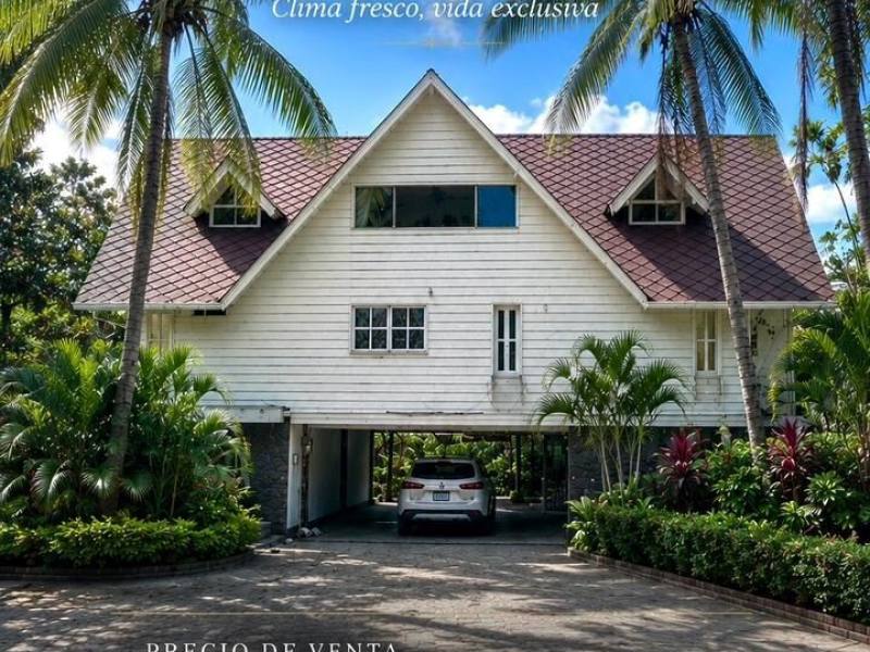 Venta de Casa Chalet en Carretera Sur