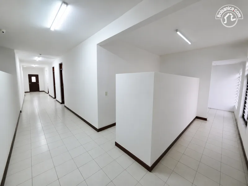 OFICINAS EN RENTA EN ZONA CÉNTRICA DE MANAGUA - foto 7