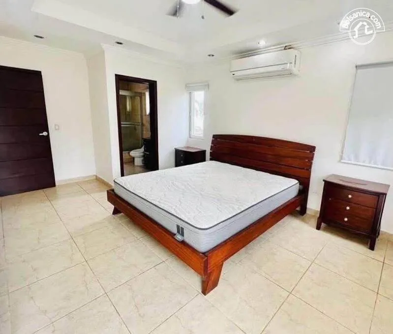 Casa en alquiler en Las Colinas - foto 9