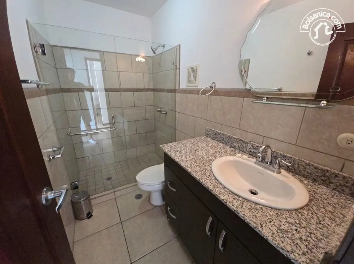 Alquiler de casa en Las Colinas, Managua, foto 12