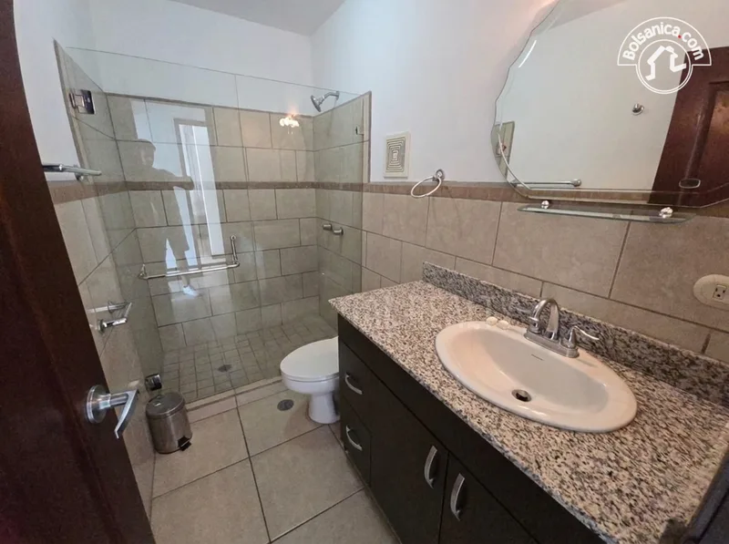 Casa en alquiler en Las Colinas, Managua - foto 12