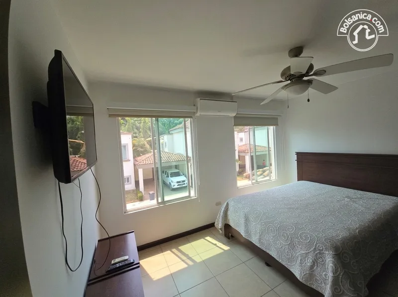 Casa en alquiler en Las Colinas, Managua - foto 9