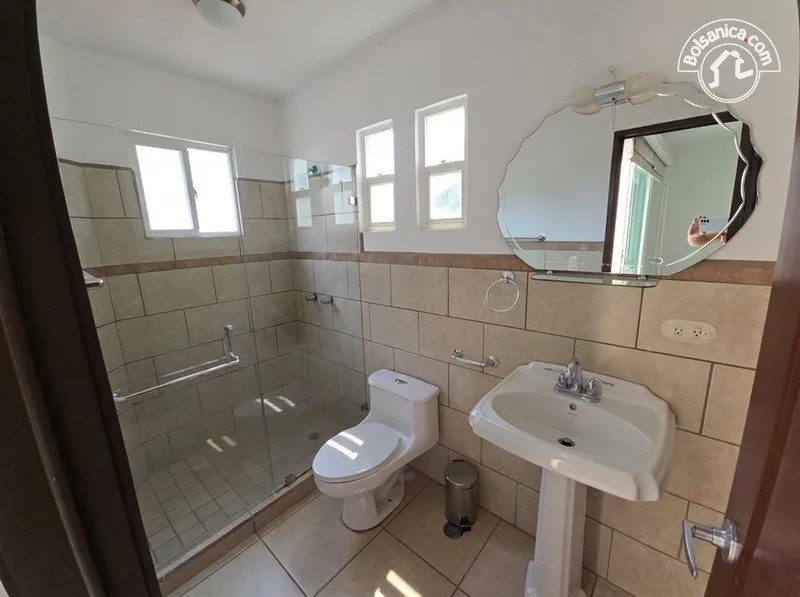 Casa en alquiler en Las Colinas, Managua - foto 13