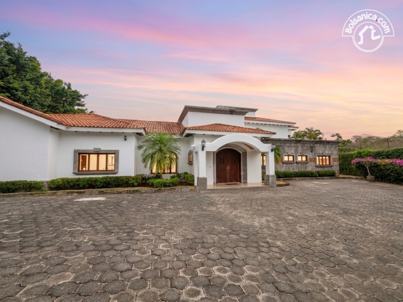 Casa en alquiler en Villa Fontana Sur, Managua