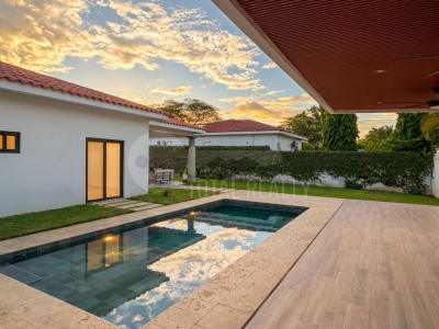 Casa en venta en Las Colinas, Managua