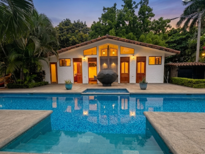 Casa en venta en Villa Fontana Sur, Managua