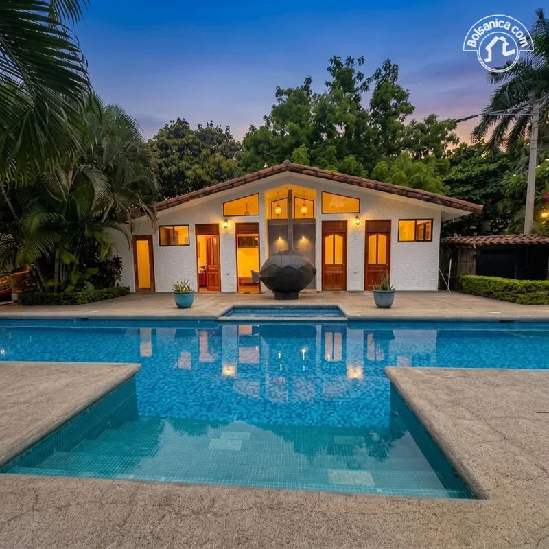 Casa en venta en Villa Fontana Sur, Managua