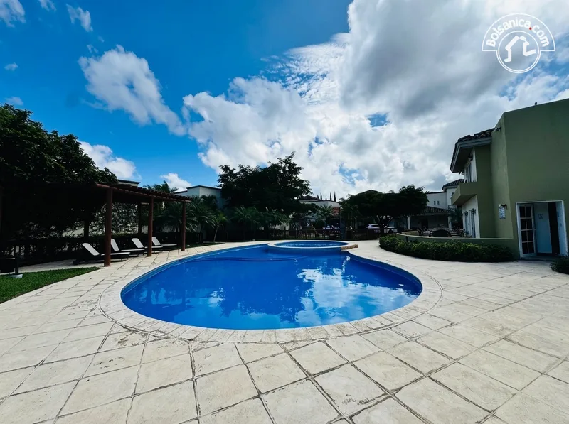 Casa en alquiler en Las Colinas, Managua - foto 8