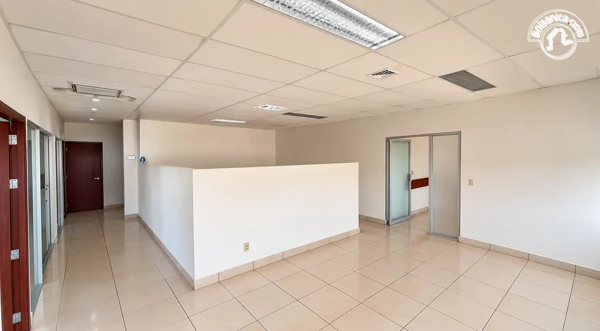Alquiler de oficina en Planes de Altamira, Managua, foto 8