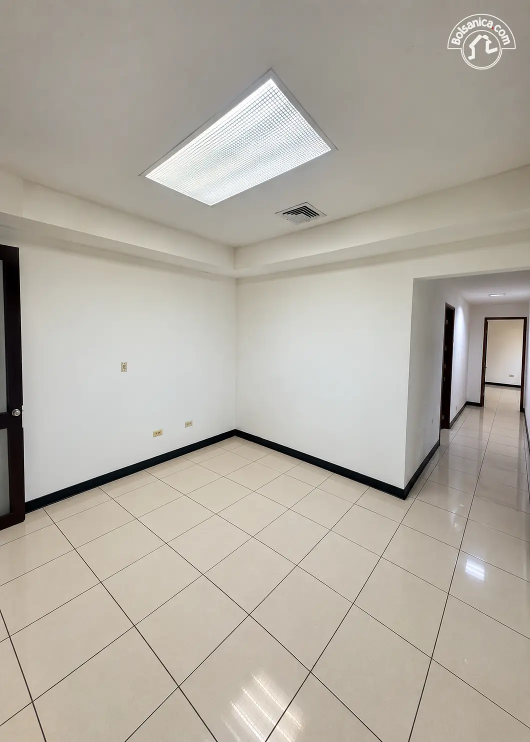 Alquiler de oficina en Altamira, Managua, foto 7